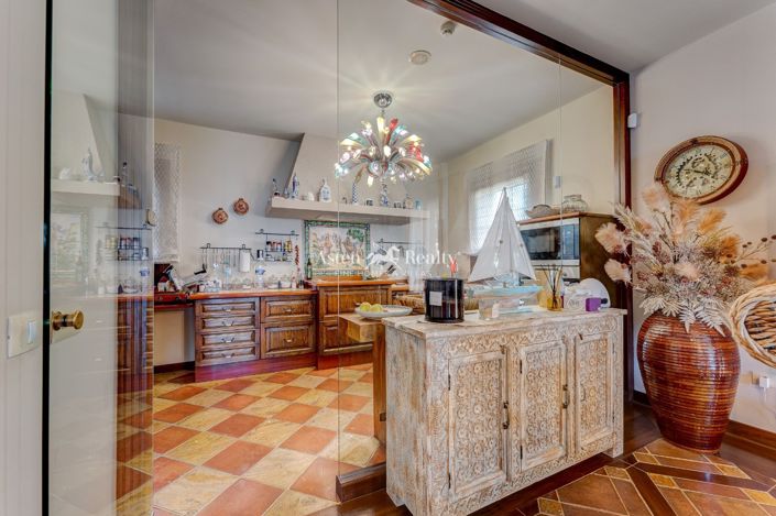 Image No.11-4 Bed Villa for sale