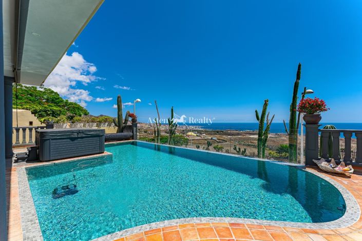 Image No.1-4 Bed Villa for sale