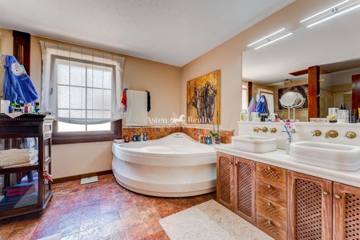 Image No.30-4 Bed Villa for sale