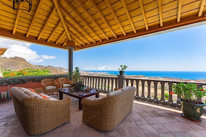 Image No.1-4 Bed Villa for sale