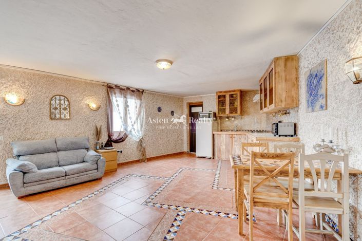 Image No.2-3 Bed House for sale