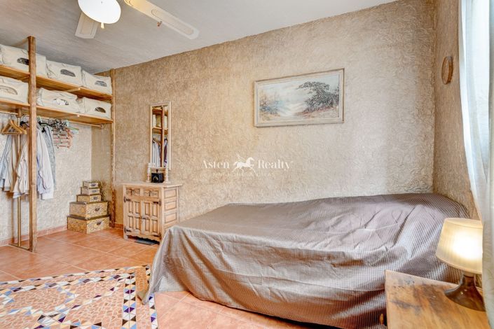 Image No.6-3 Bed House for sale