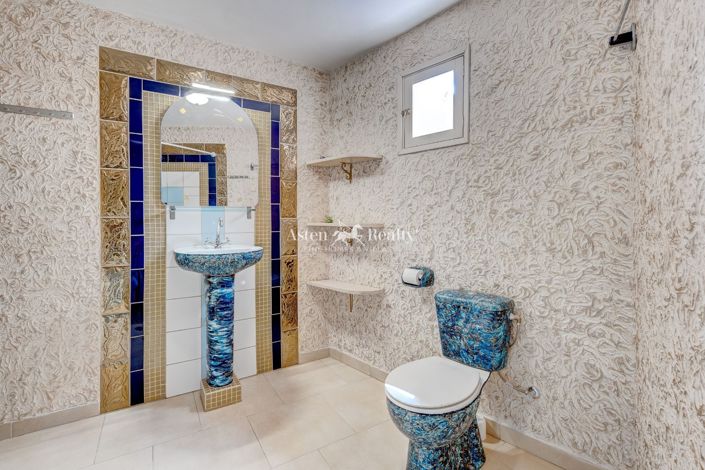 Image No.7-3 Bed House for sale