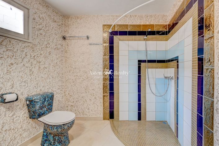 Image No.8-3 Bed House for sale