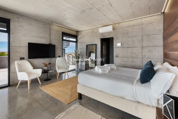 Image No.28-4 Bed Villa for sale