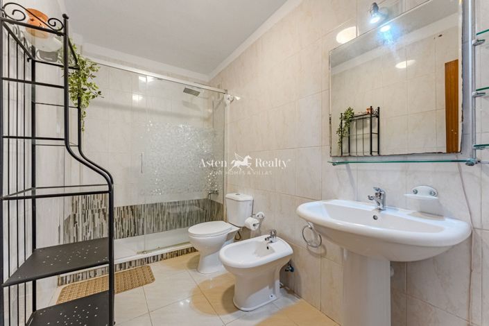 Image No.14-2 Bed Flat for sale