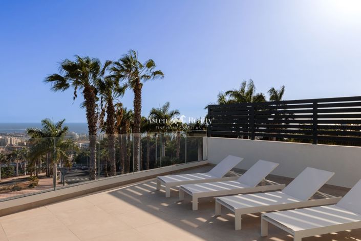 Image No.12-4 Bed Villa for sale