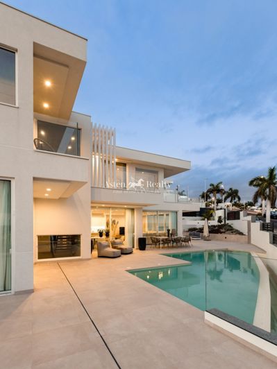 Image No.4-4 Bed Villa for sale