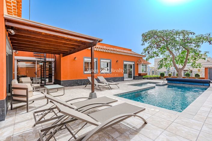 Image No.1-3 Bed Villa for sale