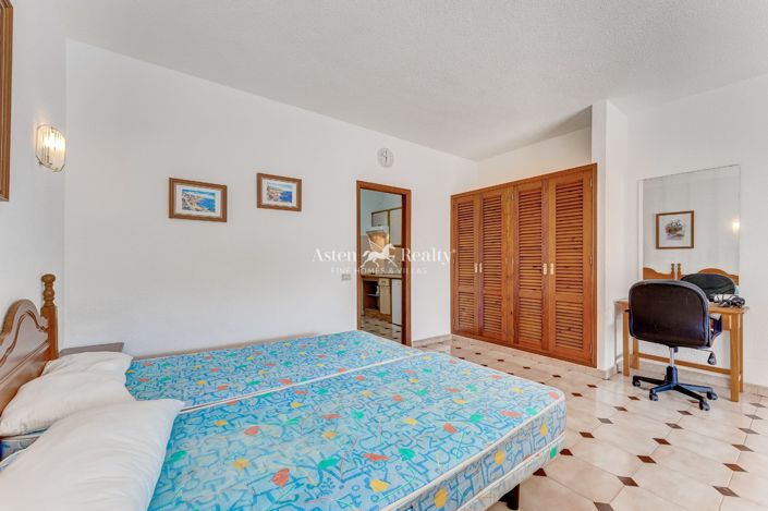 Image No.11-Studio for sale