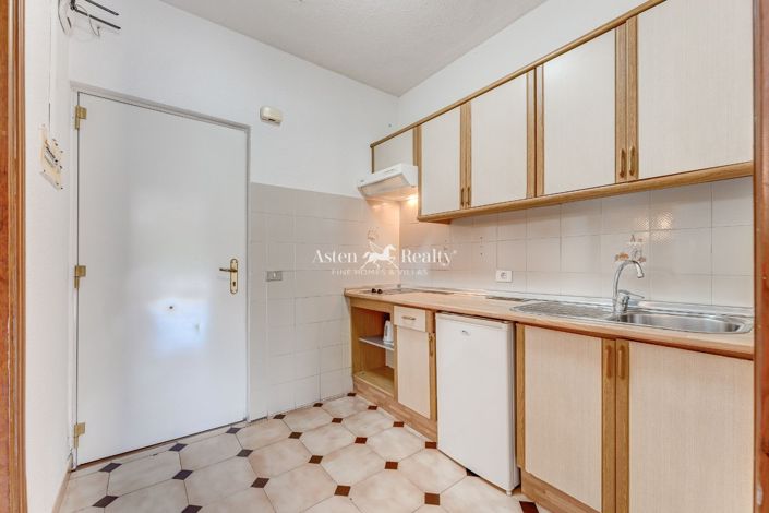 Image No.13-Studio for sale