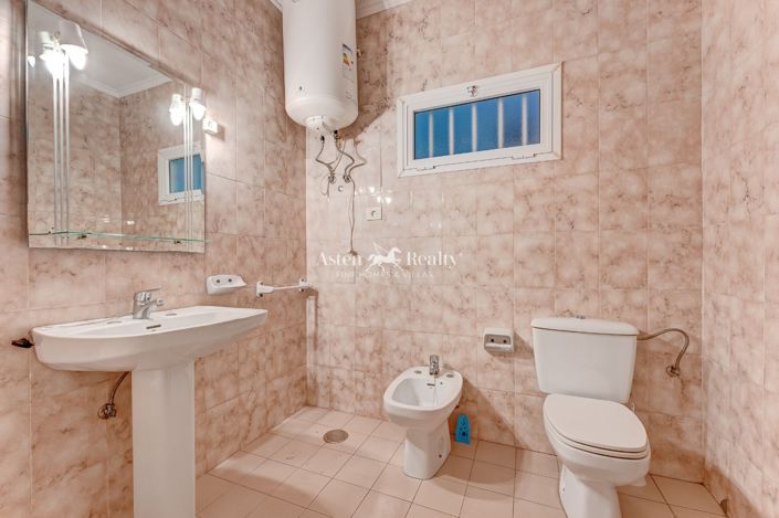 Image No.16-Studio for sale