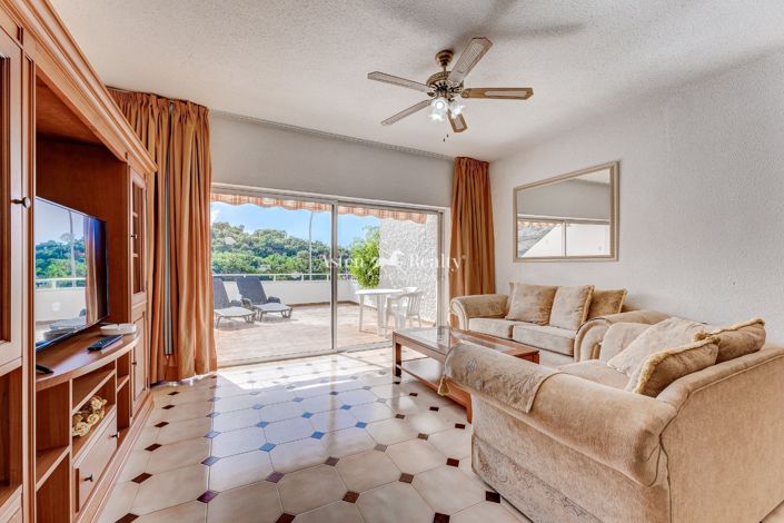 Image No.6-Studio for sale