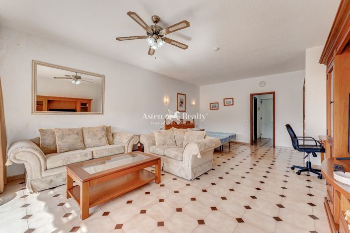 Image No.8-Studio for sale