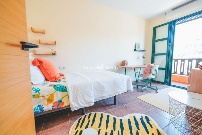 Image No.14-3 Bed House for sale