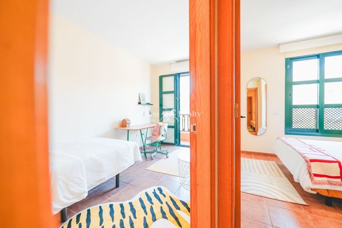 Image No.18-3 Bed House for sale