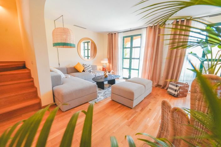 Image No.3-3 Bed House for sale