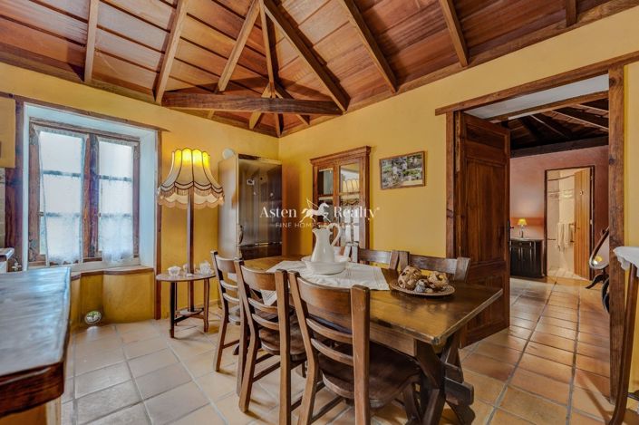 Image No.17-2 Bed House for sale