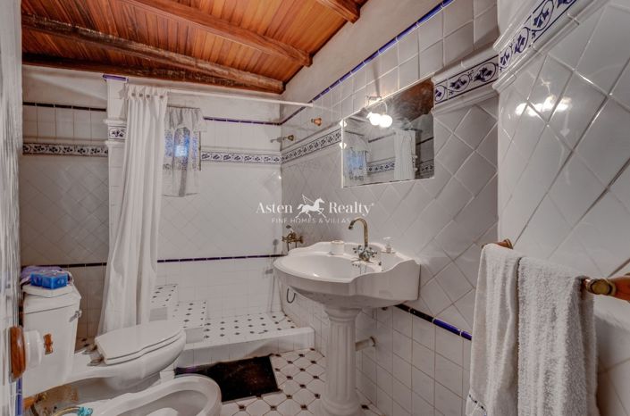 Image No.9-2 Bed House for sale