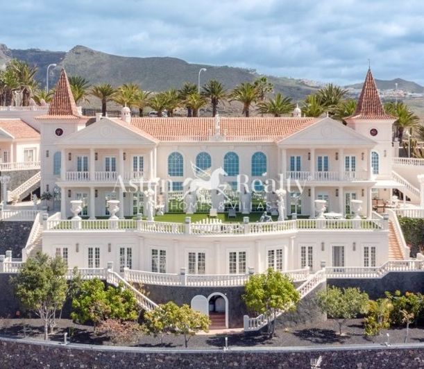 Image No.3-7 Bed Villa for sale