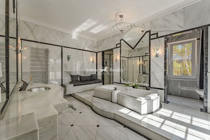 Image No.24-7 Bed Villa for sale