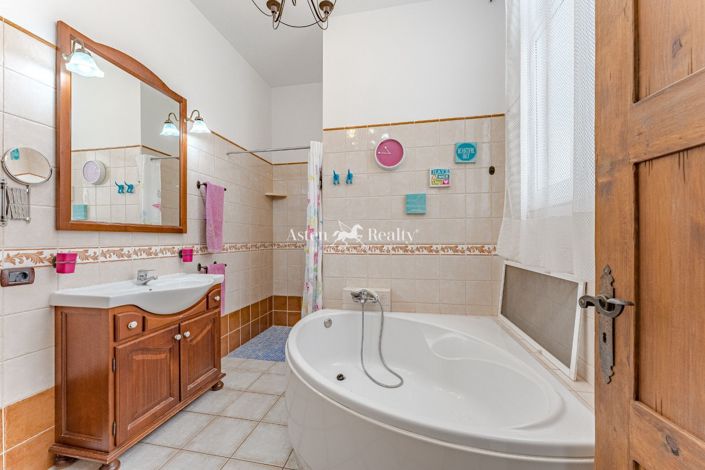 Image No.15-6 Bed Villa for sale