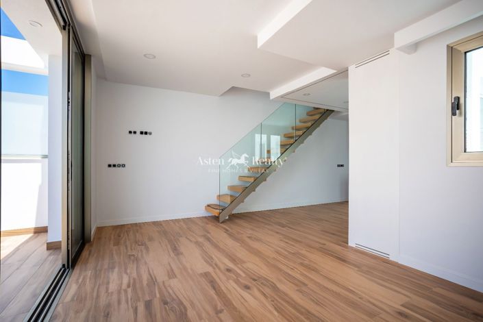 Image No.5-2 Bed Penthouse for sale