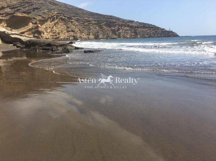 Image No.14-3 Bed House for sale