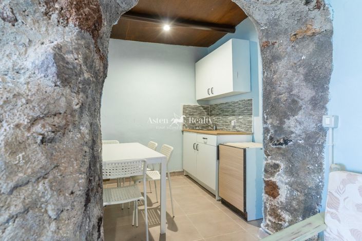 Image No.12-8 Bed Villa for sale