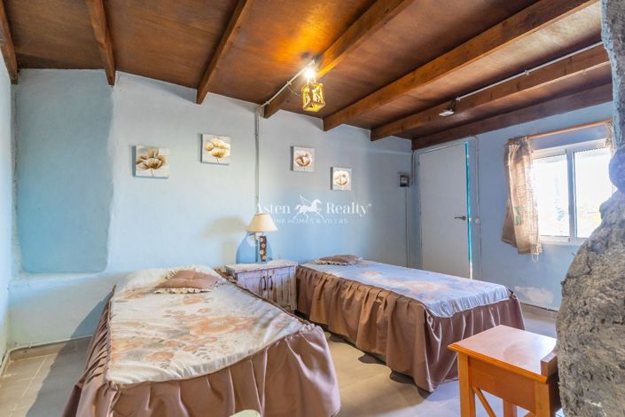 Image No.13-8 Bed Villa for sale