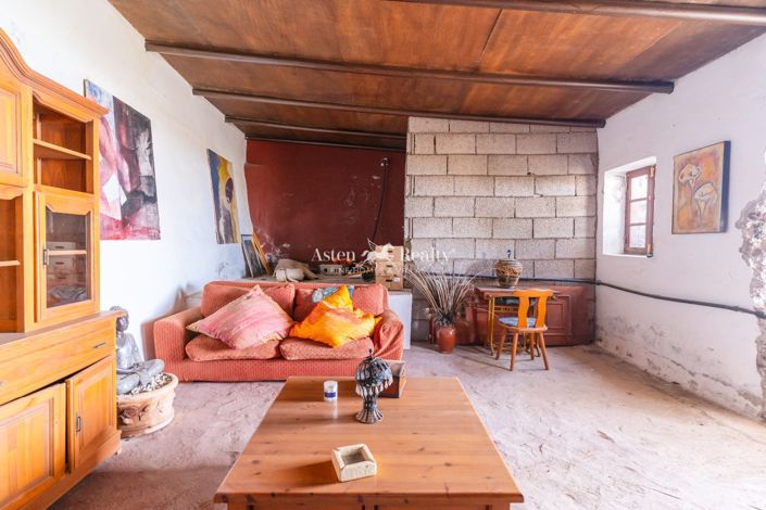 Image No.17-8 Bed Villa for sale