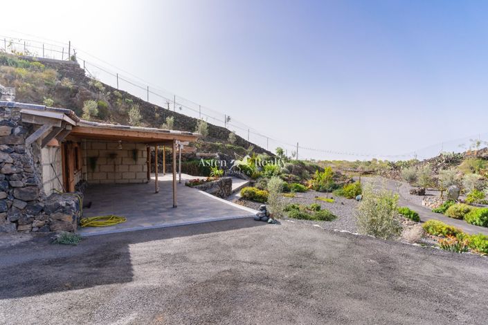 Image No.3-8 Bed Villa for sale