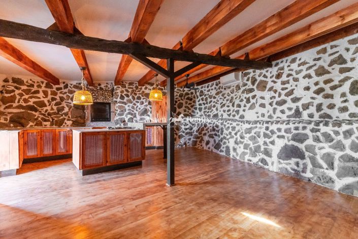 Image No.5-8 Bed Villa for sale