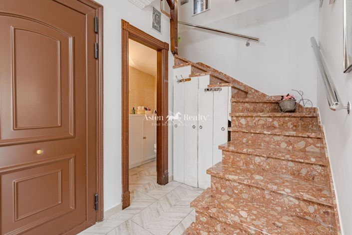 Image No.13-3 Bed House for sale