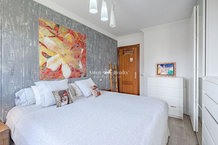 Image No.8-3 Bed House for sale