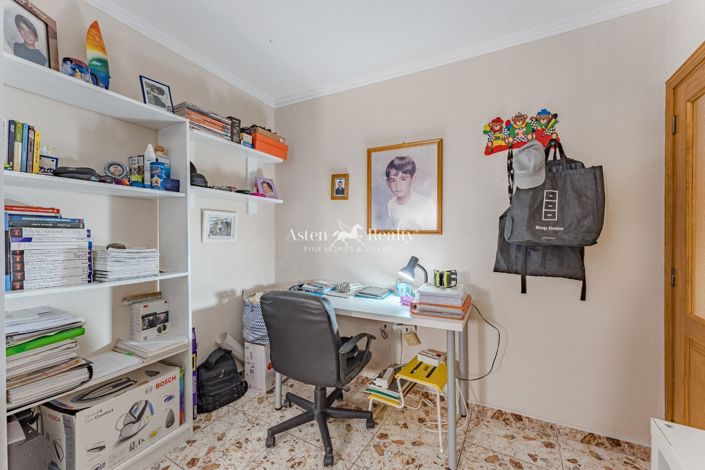 Image No.14-6 Bed House for sale