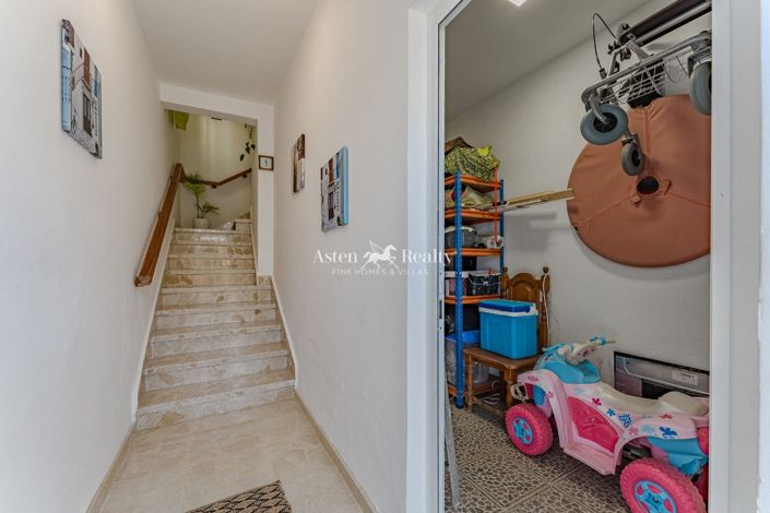 Image No.9-6 Bed House for sale