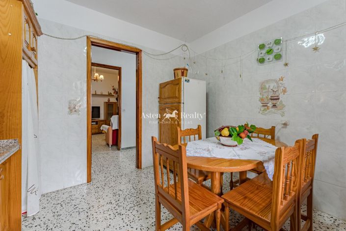 Image No.13-3 Bed House for sale