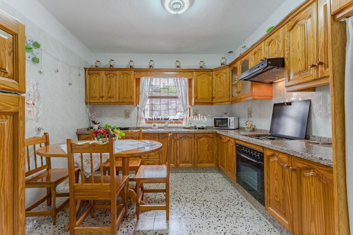 Image No.14-3 Bed House for sale