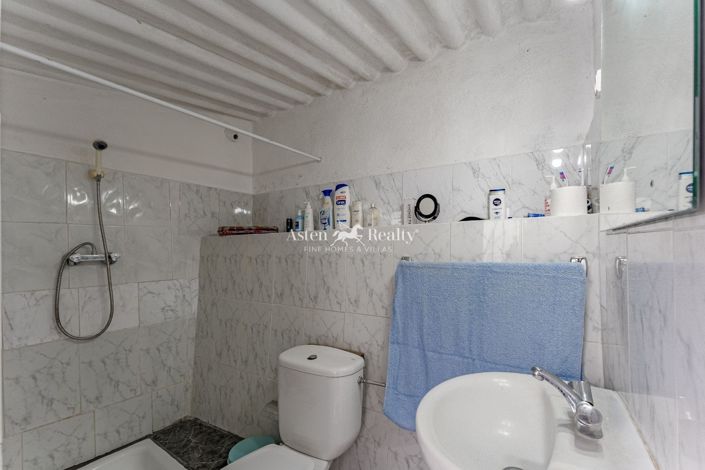 Image No.34-3 Bed House for sale