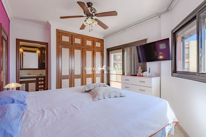 Image No.14-3 Bed House for sale