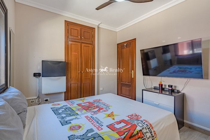 Image No.21-3 Bed House for sale