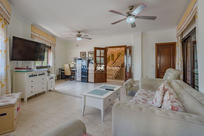 Image No.3-3 Bed House for sale