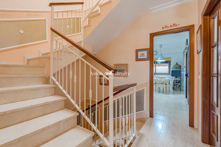 Image No.4-3 Bed House for sale