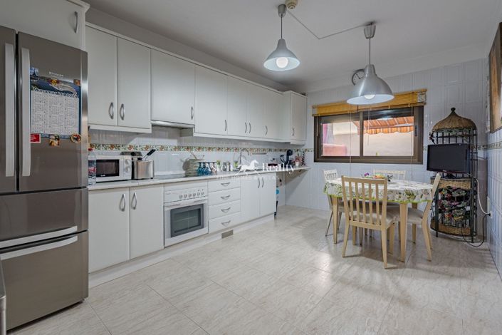 Image No.5-3 Bed House for sale