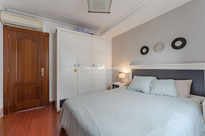 Image No.13-3 Bed House for sale