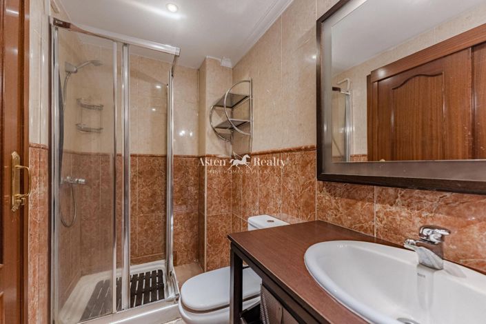 Image No.19-3 Bed House for sale