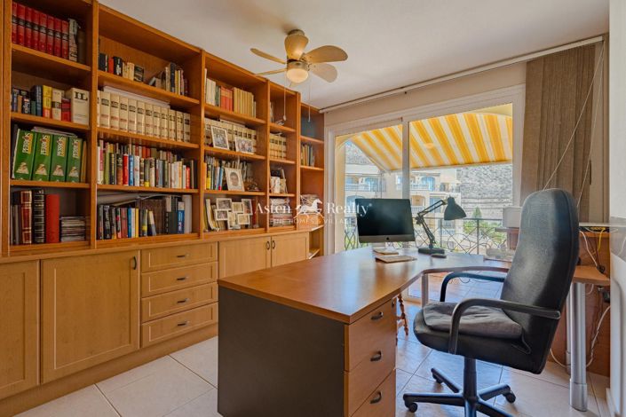 Image No.13-4 Bed Flat for sale