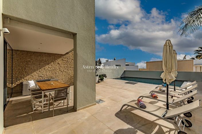 Image No.9-3 Bed Villa for sale