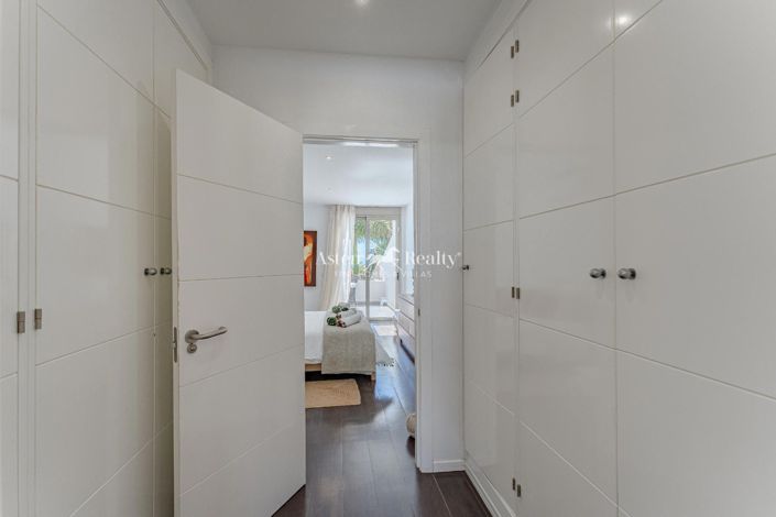 Image No.9-4 Bed Villa for sale